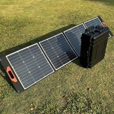 Conveniente pannello solare pieghevole monocristallino in silicio da 200W per l'alimentazione