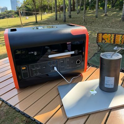 LiFePO4 Tipo di uscita 2000W Generatore solare portatile 2200W Stazione di energia solare per la casa