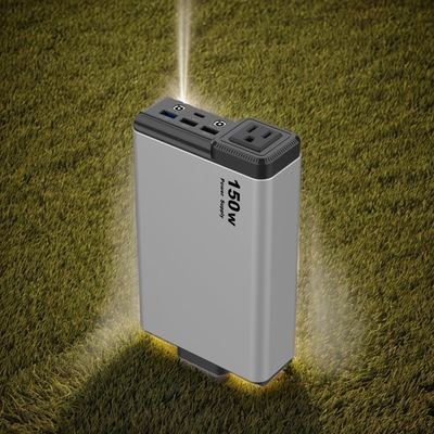 32000mAh Centrale elettrica portatile agli ioni di litio 150W Uscita 220V AC 50Hz/60Hz Personalizzazione