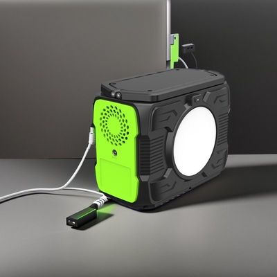 Generatore solare portatile per uso esterno e domestico