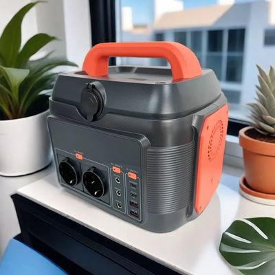 576wh Centrale elettrica portatile 110V 220V 600W Generatore solare