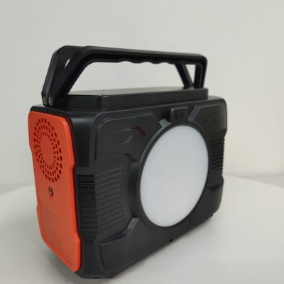 4W di luce a LED e uscita di corrente alternata modificata in generatore solare portatile da 200W