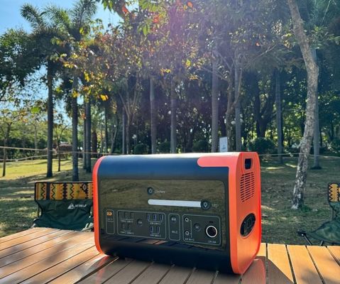 1800W 2000W 2200W Centrale elettrica portatile 2kw con batteria al litio LiFePO4 AT22 Nero
