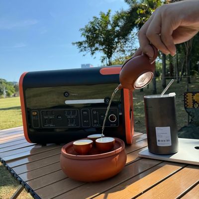 Batteria al litio ferro fosfato di 1500W Stazione di energia solare per le centrali principali e 800W di ricarica solare