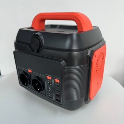 Generatore solare a batteria al litio da 600 W per alimentazione di emergenza portatile