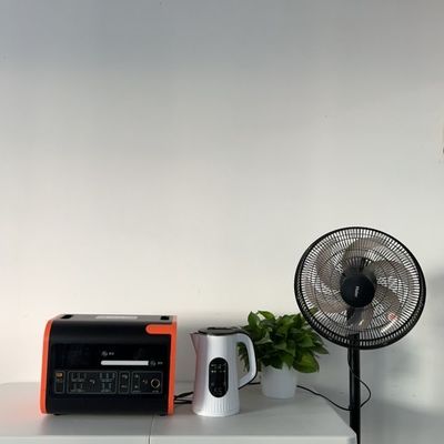 AT22 Centrale elettrica esterna portatile con uscita 220V e generatore di energia solare