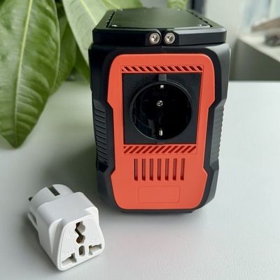 Stazione di energia solare portatile 200W con luce a LED AC Potenza di uscita 5V-20V/2A Adapter Input