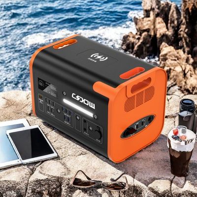 Stazione elettrica portatile all'aperto con inverter di onde sinusoide puro e tutte le prese di uscita AC
