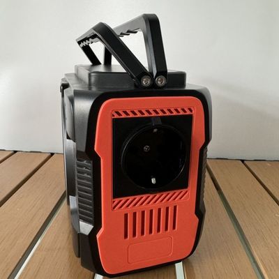 Stazione elettrica portatile esterna per la ricarica mobile