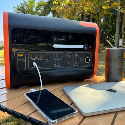 LiFePO4 2200W AT22 Stazione di energia solare portatile per il rifornimento di energia di riserva in campeggio