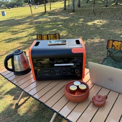 Stazione di alimentazione portatile 2200W Pure Sine LiFePO4 UPS Backup Battery per campeggio all'aperto