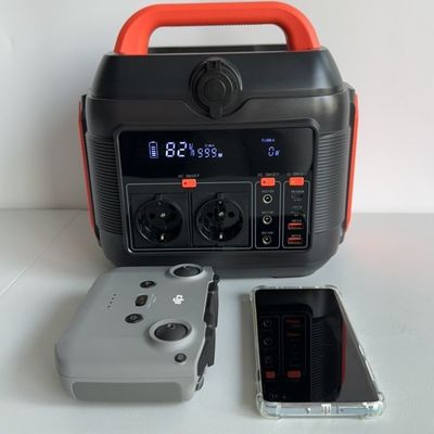 Stazione elettrica mobile all'aperto con pannelli solari da 600W e uscita sinusoidale