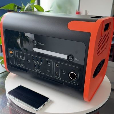 2200W di potenza costante 4000W di alimentazione LiFePO4 generatore solare per ricarica esterna