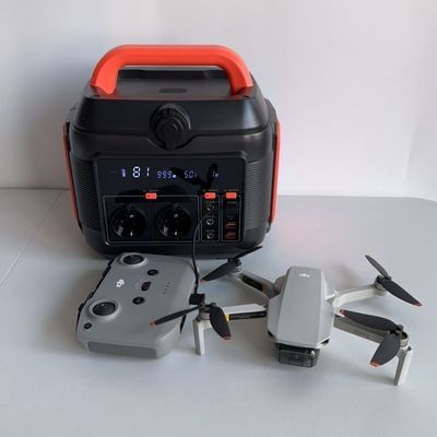 Centrale di accumulo di energia solare portatile all'aperto con batteria al litio