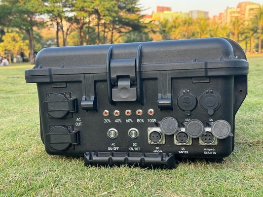 220-240V-4000W Potenza di uscita Stazione elettrica portatile per il deposito di energia all'aperto in campeggio