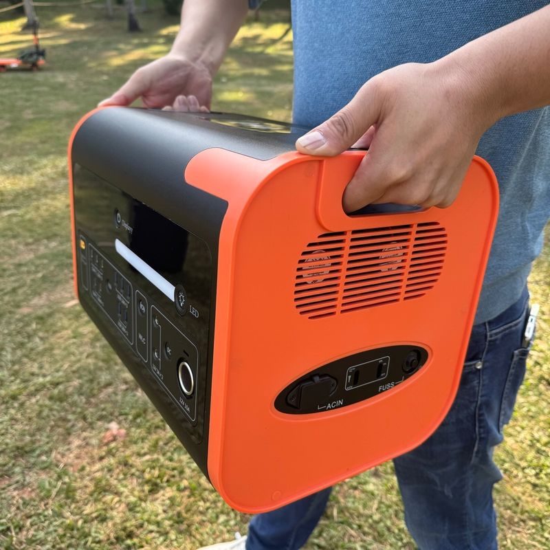 Immagazzinamento di energia di emergenza Generatore solare portatile per viaggi di alta potenza da 2200W