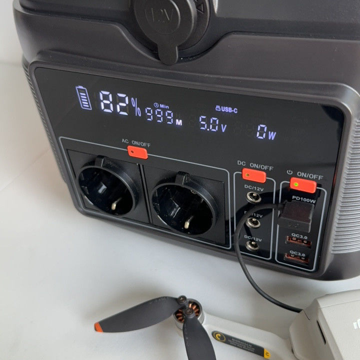 Stazione elettrica portatile di viaggio 600W Litio Immagazzinamento di energia Fornitura di alimentazione 6kg Ondata sinusoidale