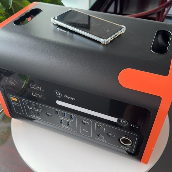 Pannello solare per ricarica rapida Stazione elettrica portatile al litio Frequenza di uscita 50/60Hz