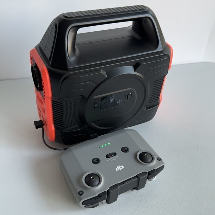 Centrale solare portatile da 300W/110/220V-50Hz/60Hz con funzione di alimentazione in standby