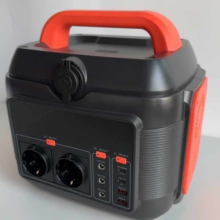 Stazione elettrica mobile all'aperto con pannelli solari da 600W e uscita sinusoidale