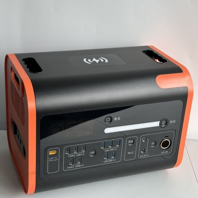 Potenza costante 2200W Può guidare 4000W Alta capacità Orange Outdoor Vehicle Power Station