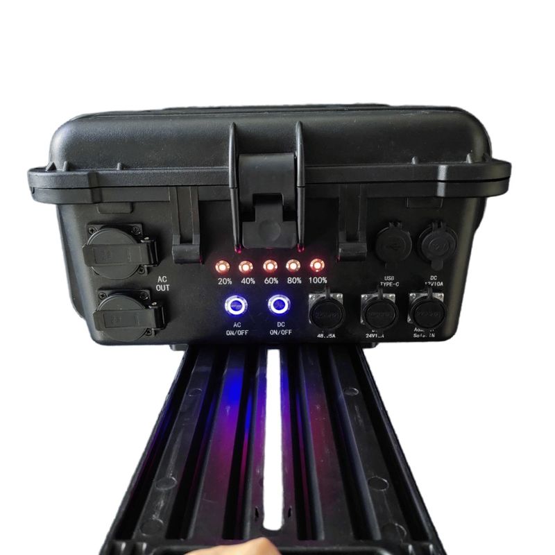 Centrale elettrica portatile multifunzione da 3000W per la ricarica solare in diversi scenari