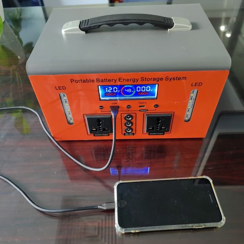 Potenza di uscita nominale di 300W Tipo-C 5V/10W Stazione di alimentazione portatile per la ricarica mobile per ufficio